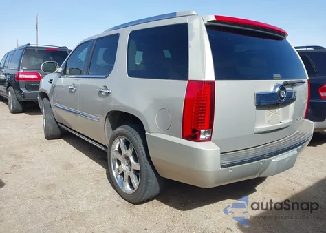 2008 Cadillac Escalade Standard z USA, uszkodzony, nr VIN 1GYFK63818R255668